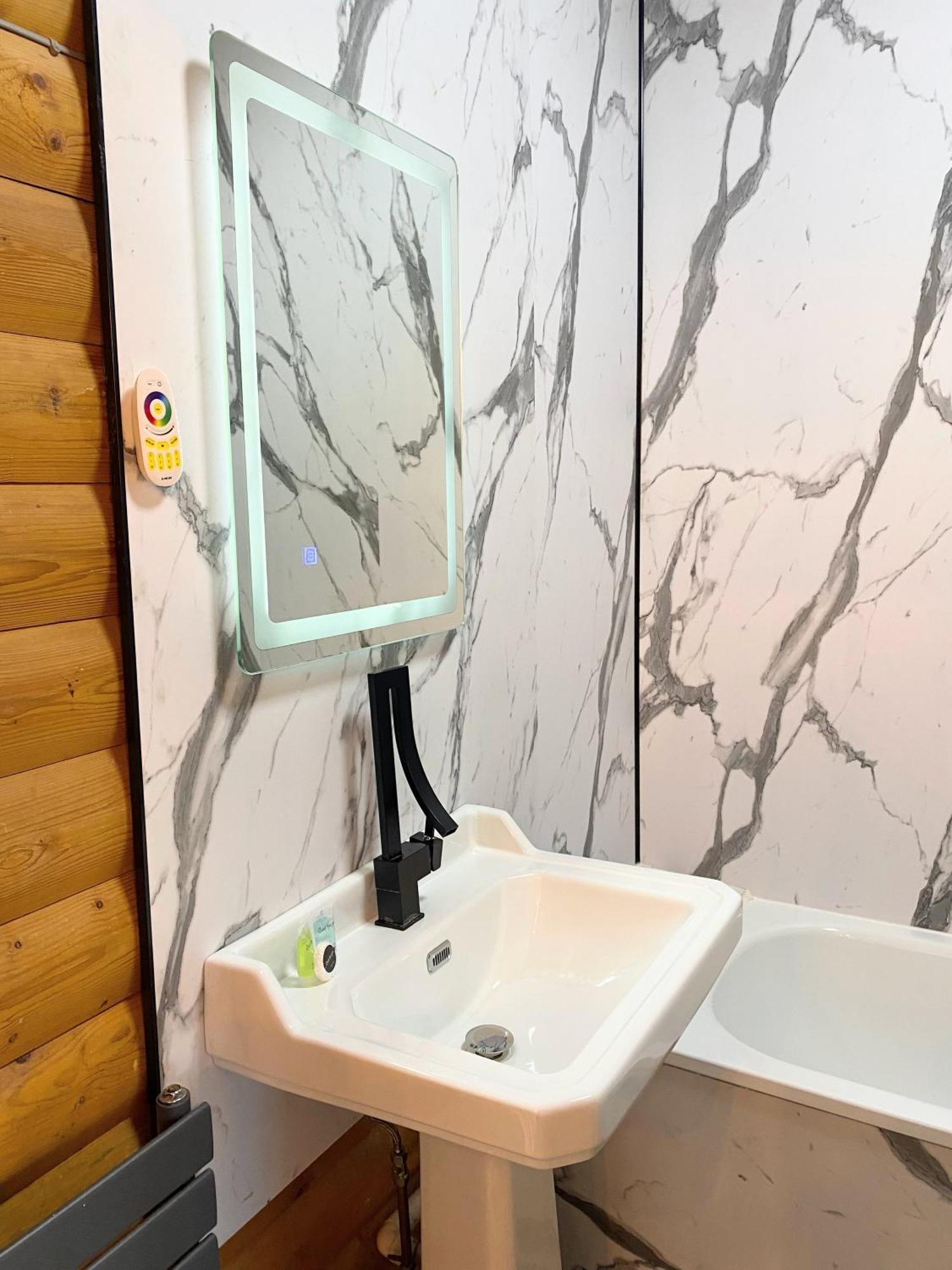 Kaoglen Squirrel Drey-Hot Tub-Pet Friendly-Perth Vila Balnald Exterior foto